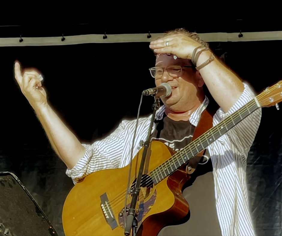 Balmino1 21/08/25 – Concert Stéphane Balmino en Duo avec Laurent Morisson – Festival du Film Insulaire (Fifig) – Île de Groix (56)