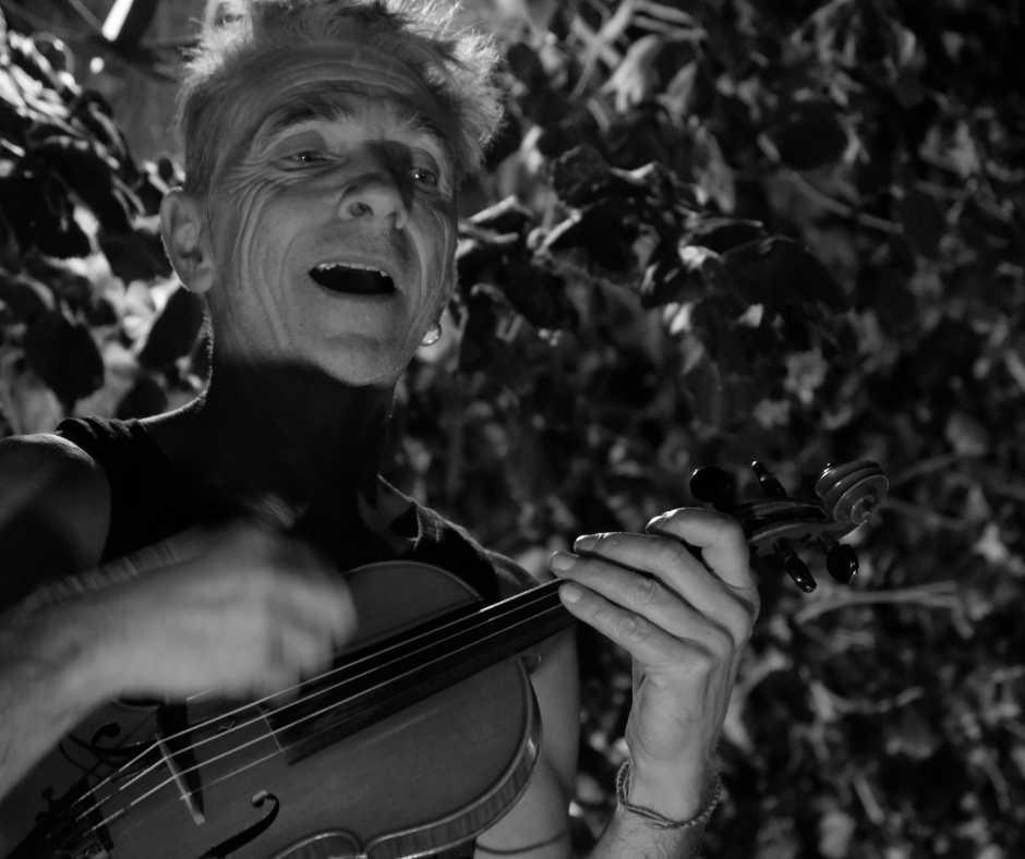 Palooka – Philippe Lecat Photo de Philippe Lecat, violoniste du groupe Palooka - tribute to tom Waits - concert Blues